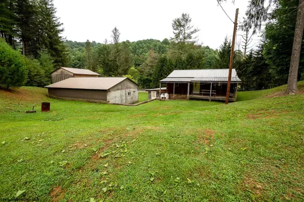 7816 Husky Highway, Mannington, WV 26582