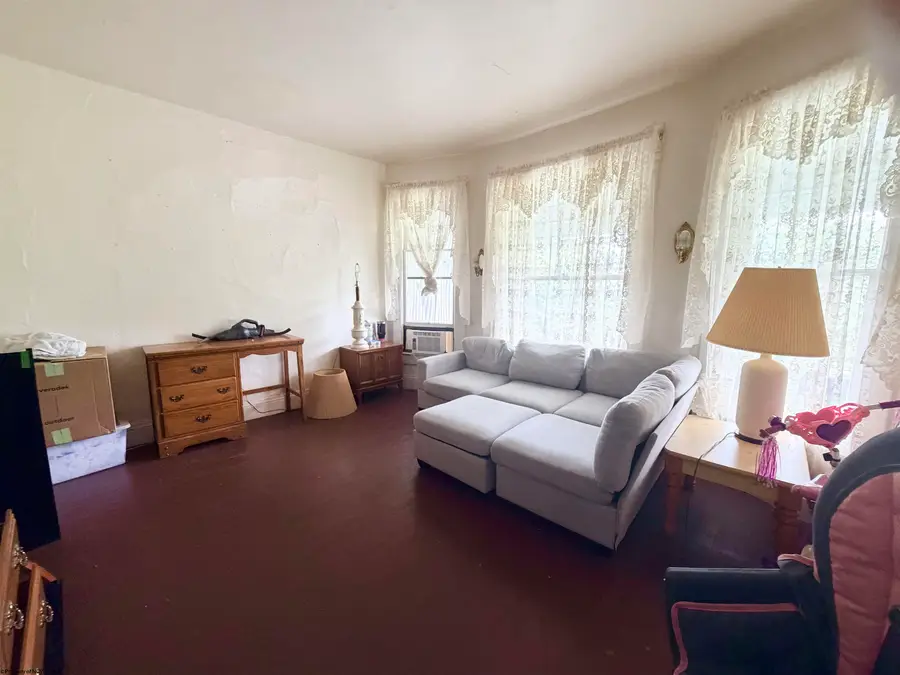 317 E Park Avenue, Fairmont, WV 26554 - #3