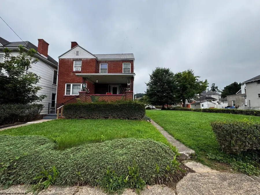 425 Center Avenue, Weston, WV 26452 - #2