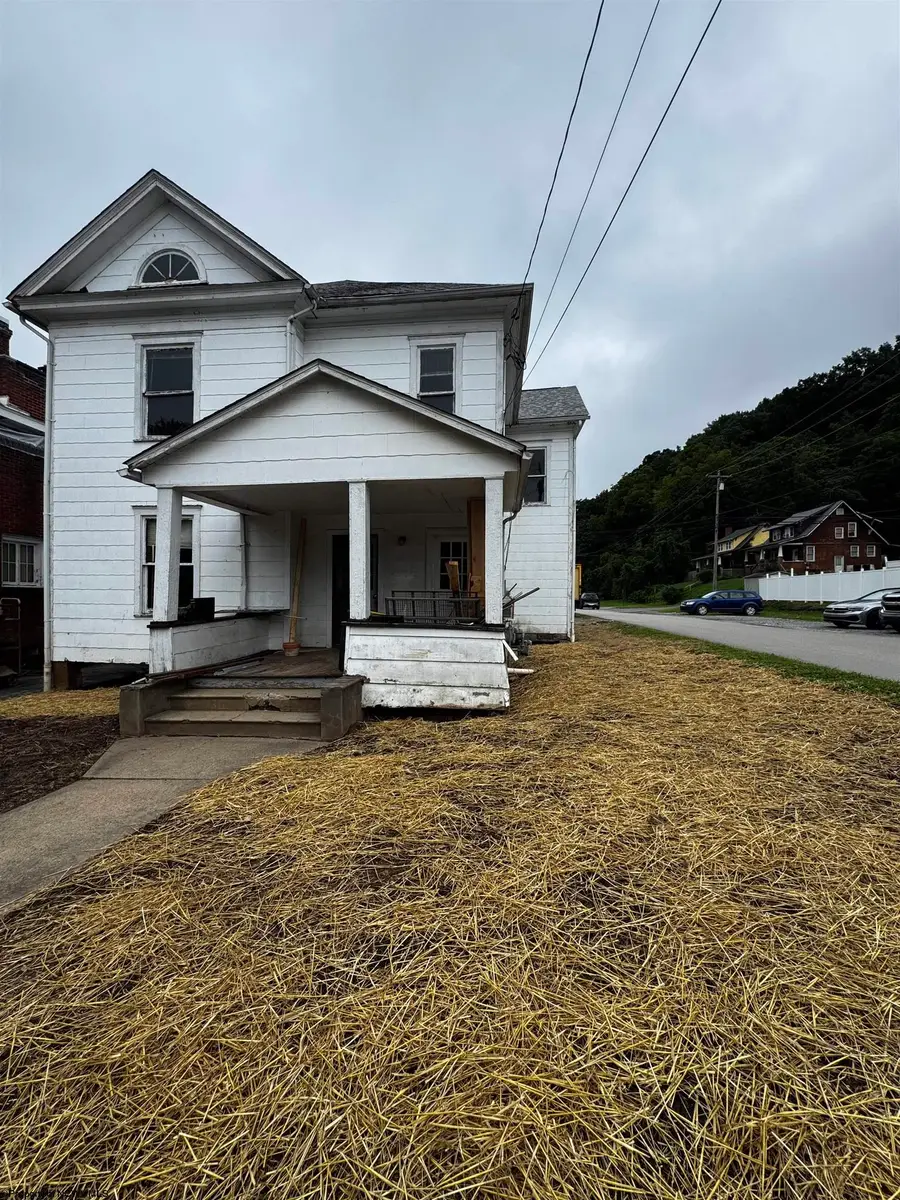 519 Center Avenue, Weston, WV 26452 - #3