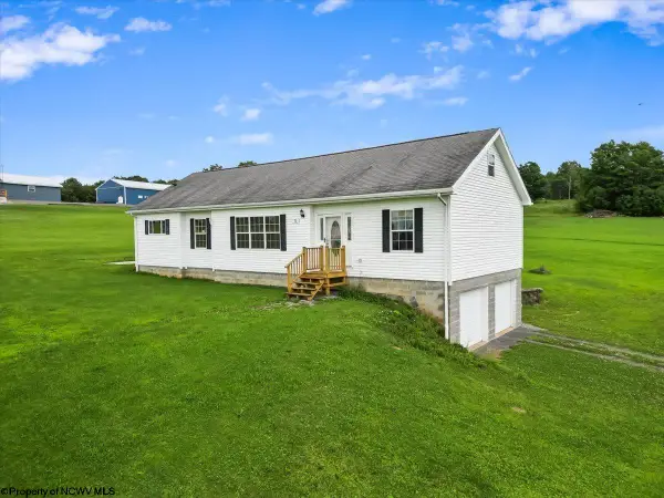 71 Greenwood Drive, Aurora, WV 26705