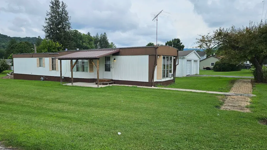 300 Johnson Bradshaw Street, Belington, WV 26250 - #3
