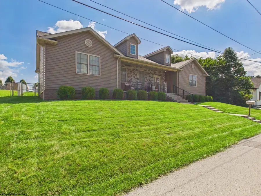 318 Glen Avenue, Clarksburg, WV 26301 - #2