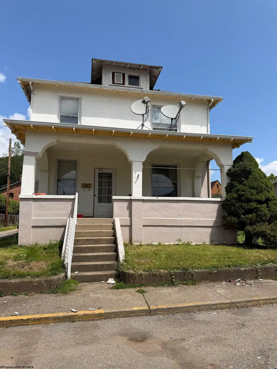 213 E 5th Street, Weston, WV 26452 - #2