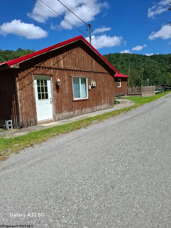 8248 Alton Road, Adrian, WV 26210