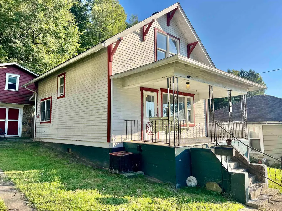 684 Locust Avenue, Weston, WV 26452 - #2