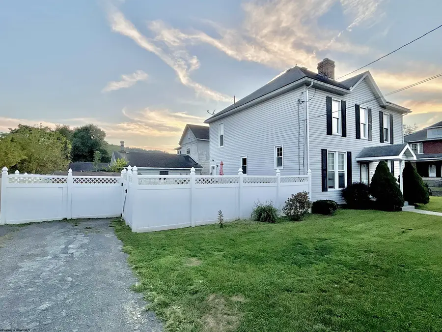 303 Rosemont Avenue, Clarksburg, WV 26301 - #3