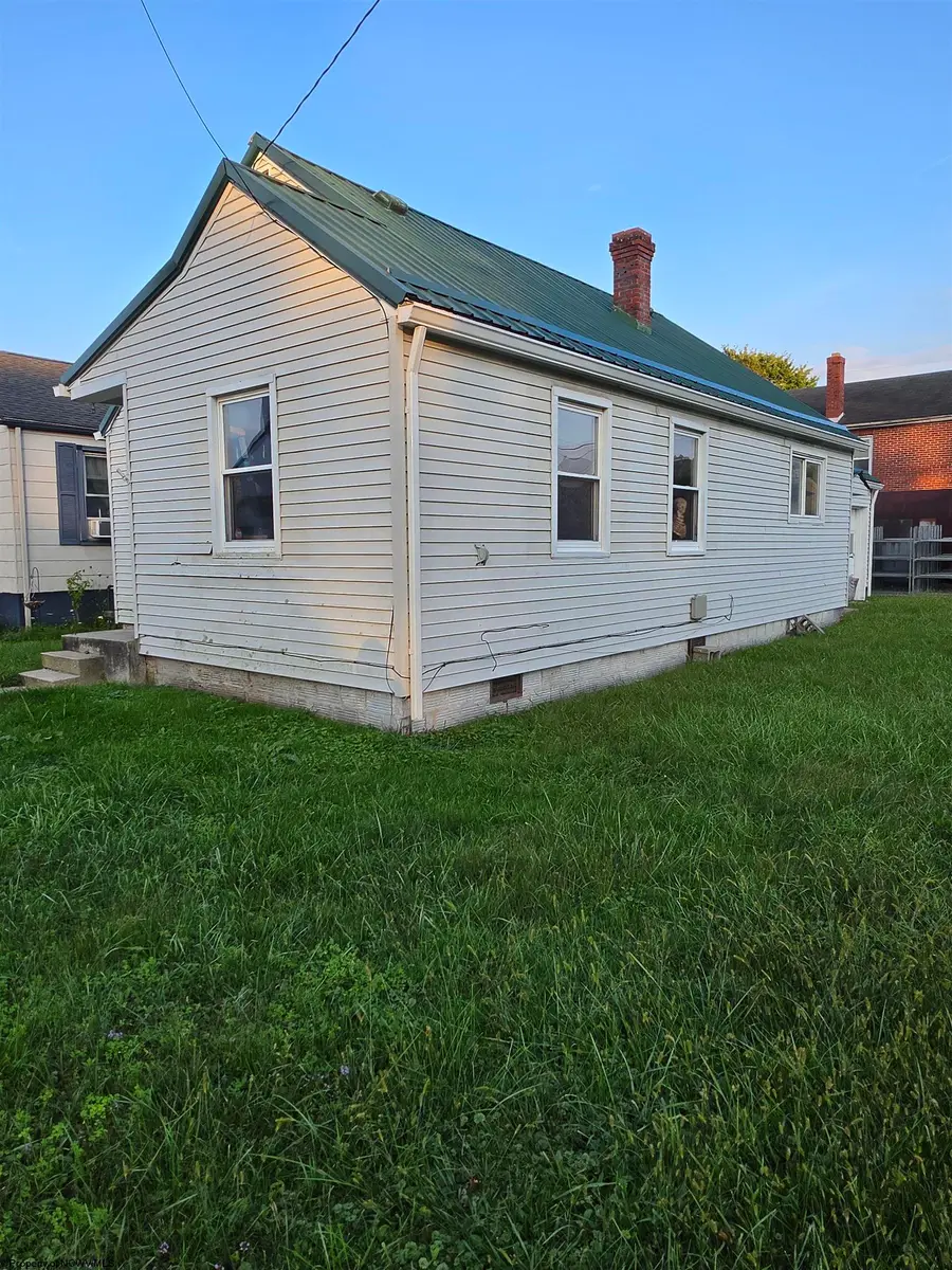 1629 Lavalette Avenue, Elkins, WV 26241 - #2