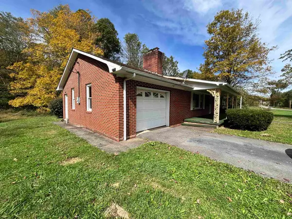 2031 Morgantown Pike, Belington, WV 26250