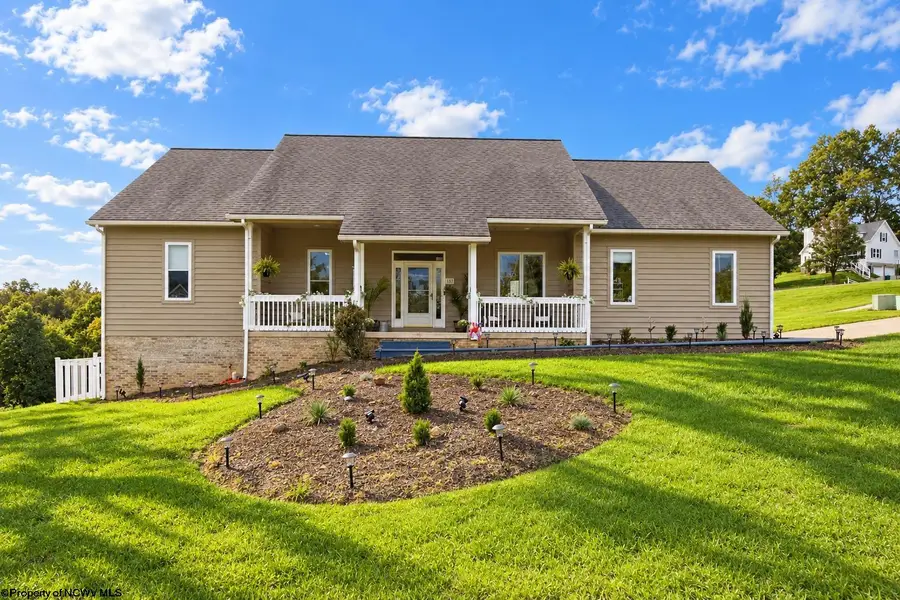 152 Oakwood Circle, Bridgeport, WV 26330 - #2