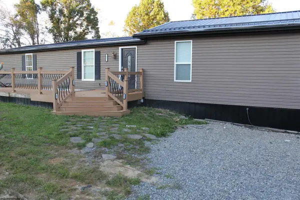 97 Whip Road, Craigsville, WV 26205-8634
