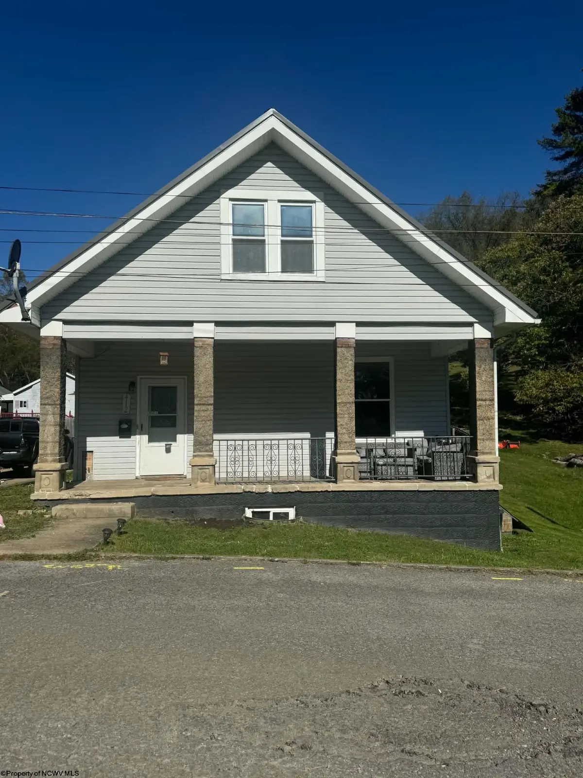 412 Center Street, Shinnston, WV 26431 - #1