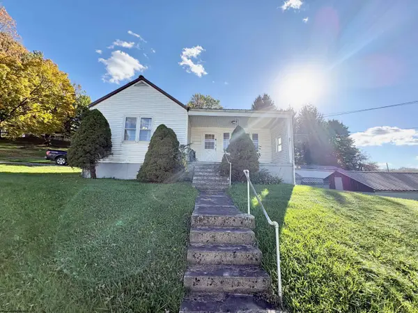 900 E State Avenue, Terra Alta, WV 26764-1433