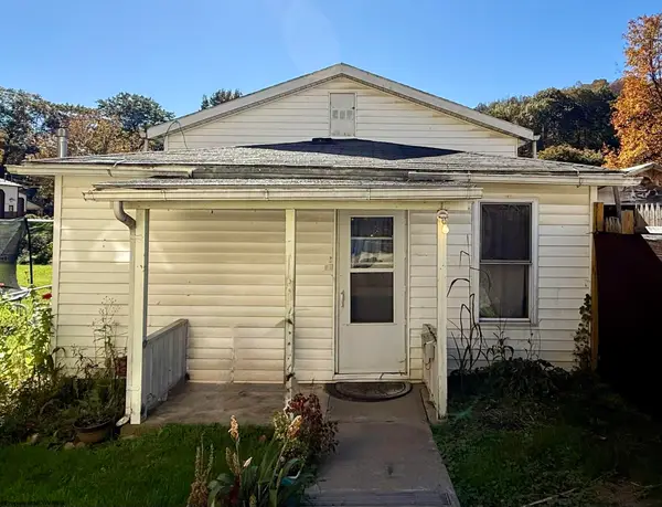 1020 1/2 E Main Street, Mannington, WV 26582
