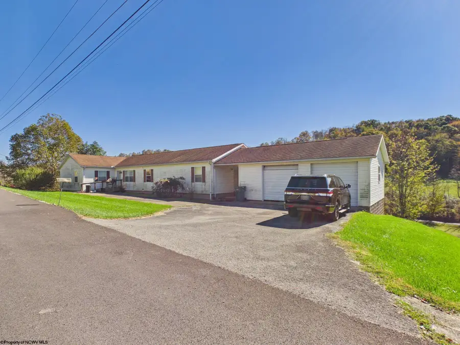 66 Hawks Nest Lane, Mount Clare, WV 26408 - #2